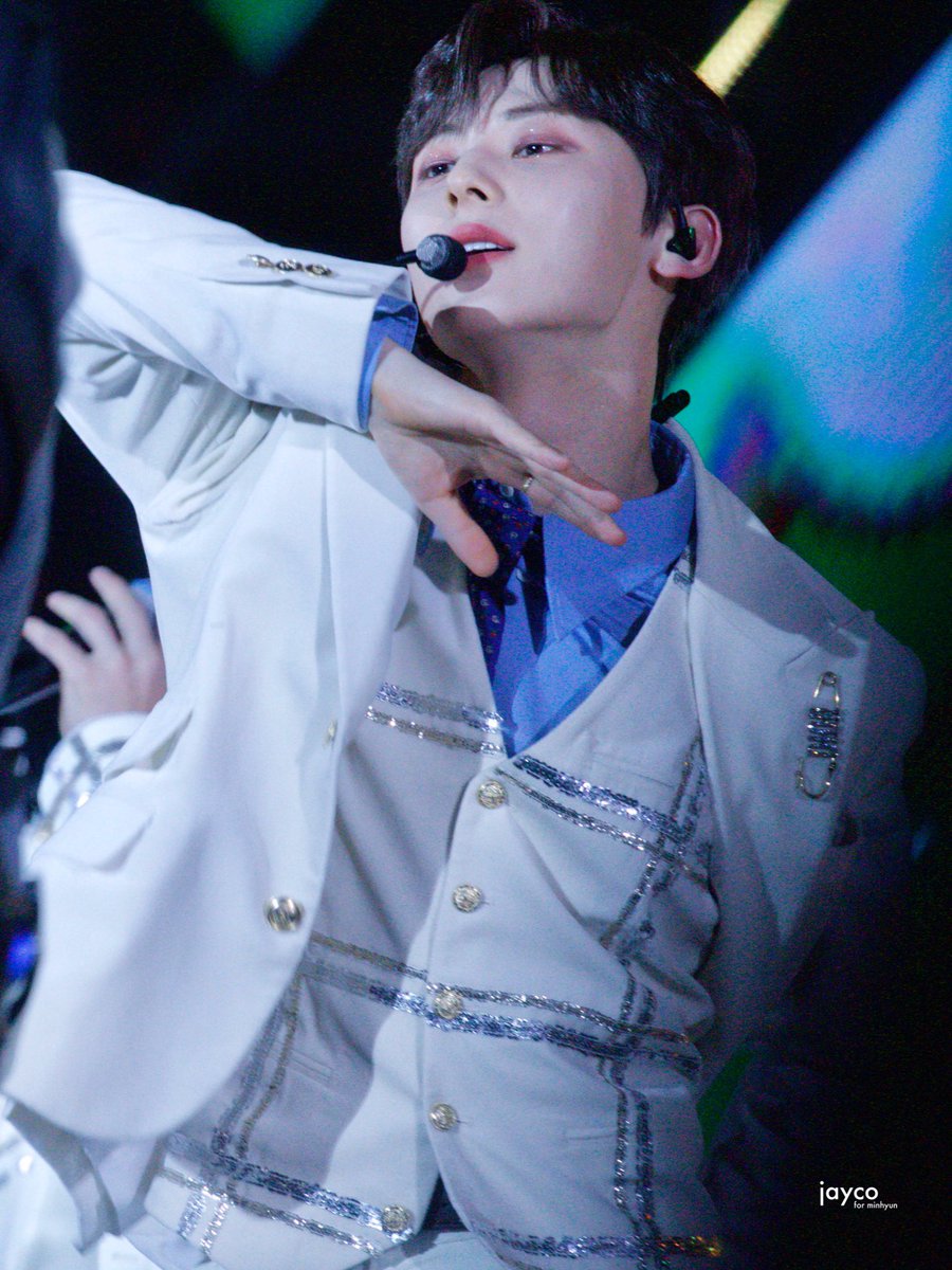 191227 KBS

#뉴이스트 #NUEST #민현 #황민현 #MINHYUN #ミニョン