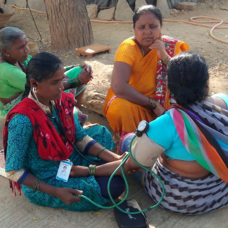DFNA_NZ's tweet photo. The Indian lockdown is the biggest in history. It’s not easy  keeping 1.3 billion people inside. Our health workers are doing all they can, with the resources that have, to care for people. Would you support at-risk people in these unprecedented times? https://t.co/F571lyIJtY https://t.co/px8NsidZ6X