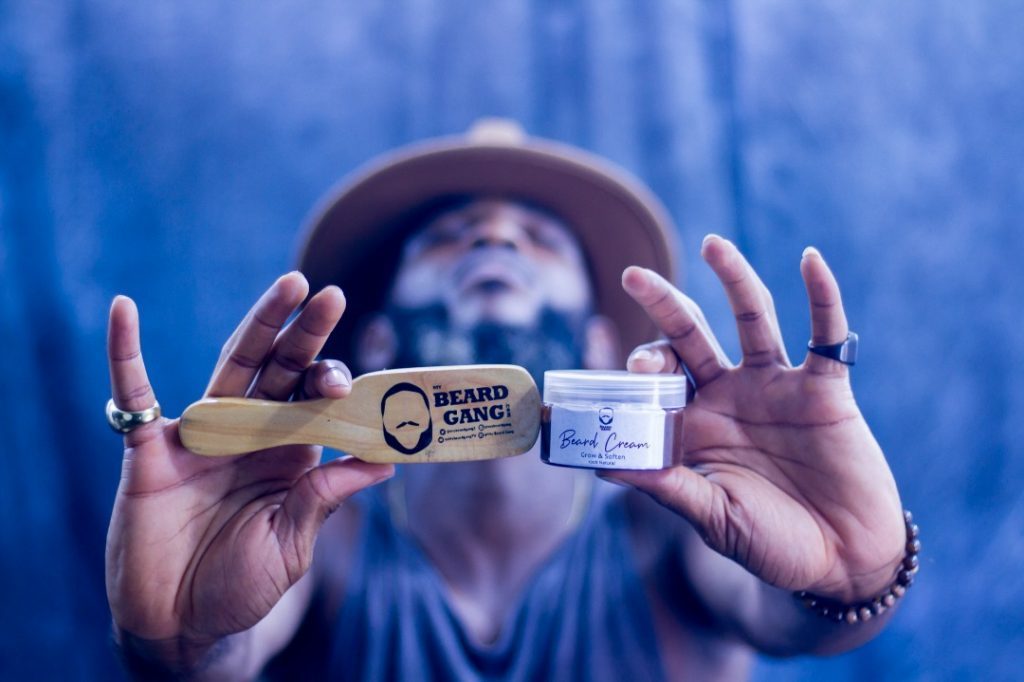 MyBeardGang1's tweet photo. How to Mix Indian Hemp with Hair Cream https://t.co/CeueQqRsfR https://t.co/DjBhQwOs55