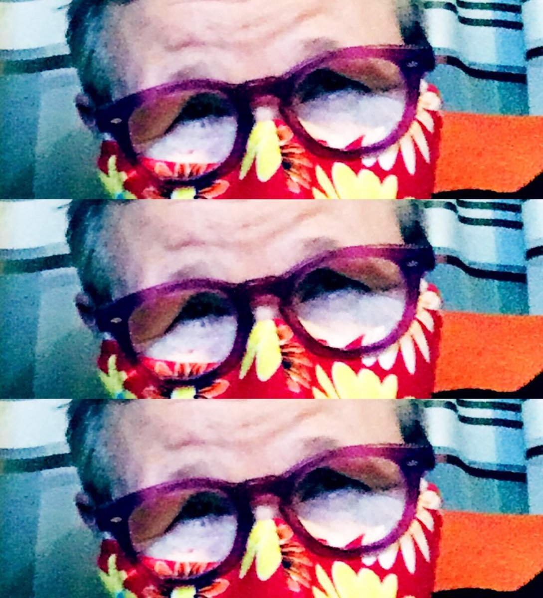 Das ist doch eigentlich eine schöne Idee - auch für unsere Schülerinnen und Schüler: neben den Osterhasen basteln wir uns alle mal eine farbenfrohe Maske! Am besten gleich 2 oder 3 zum Verschenken 😉 ! 
Hat jemand von Euch eine Bau- oder Nähanleitung?