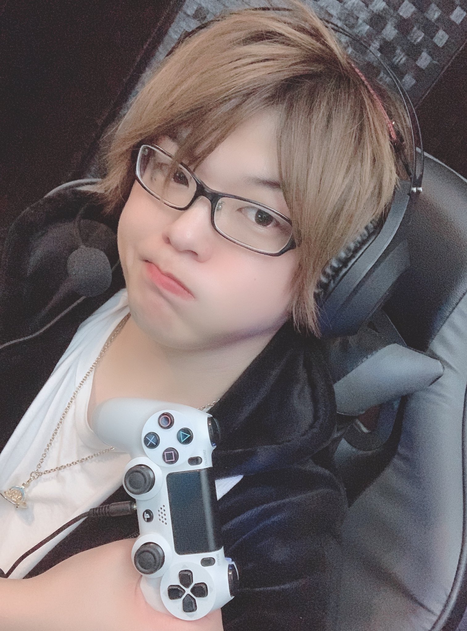 Age エイジ Liver Award18準グランプリ これから ワンピース海賊無双4 を Youtubeチャンネルでゲーム実況していきます 声真似もガスガスの実の能力者 シーザー クラウン など様々なキャラで披露していくので チャンネル登録 してね