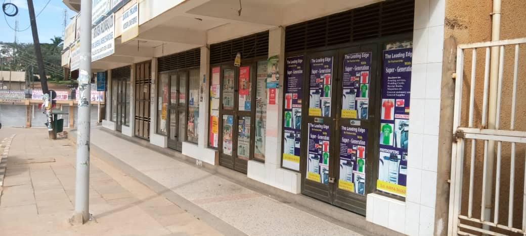 912CroozeFM's tweet image. #CroozefmNews
Majority of the Shops in Mbarara town are closed!
It’s not business as usual.
Are the people in your town abiding by the President’s Directive?
#LOCKDOWNUPDATES