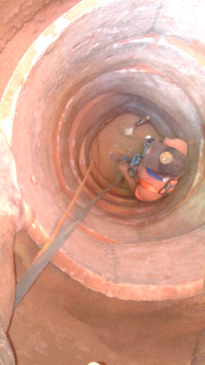 Mas de 36 horas de trabajo para extraer cuerpo de joven tapiado en algibe a 18metros de profundidad, lleva nuestro personal laborando en spoyo a la Proteccion Civil del Estado Bolivar