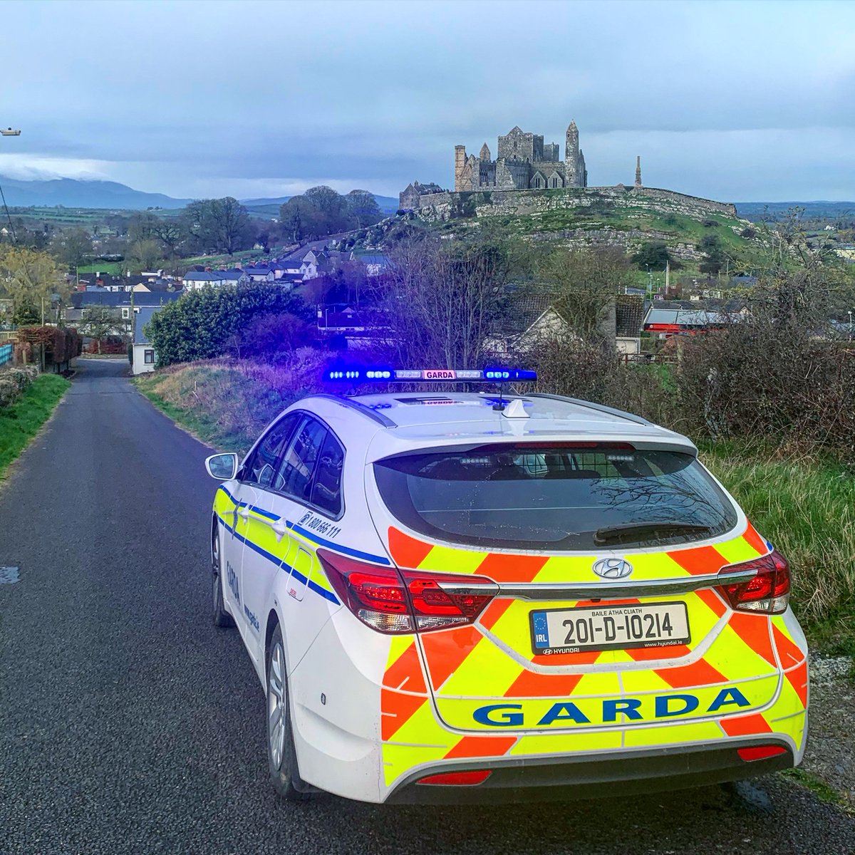 An Garda Síochána tweet media