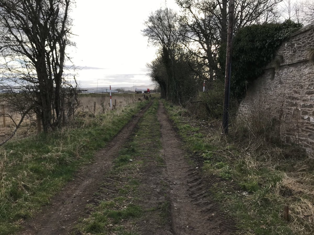 ardler67's tweet photo. Auto Services in Perth are open for all car maintenance and MoTโs. So with an MoT getting done here are views of the local station, Ruthven Road on the Perth (Almond Valley Jn) to Crieff line.. #autoservicesperth #perth #ruthvenfield https://t.co/e0IqDKnspr