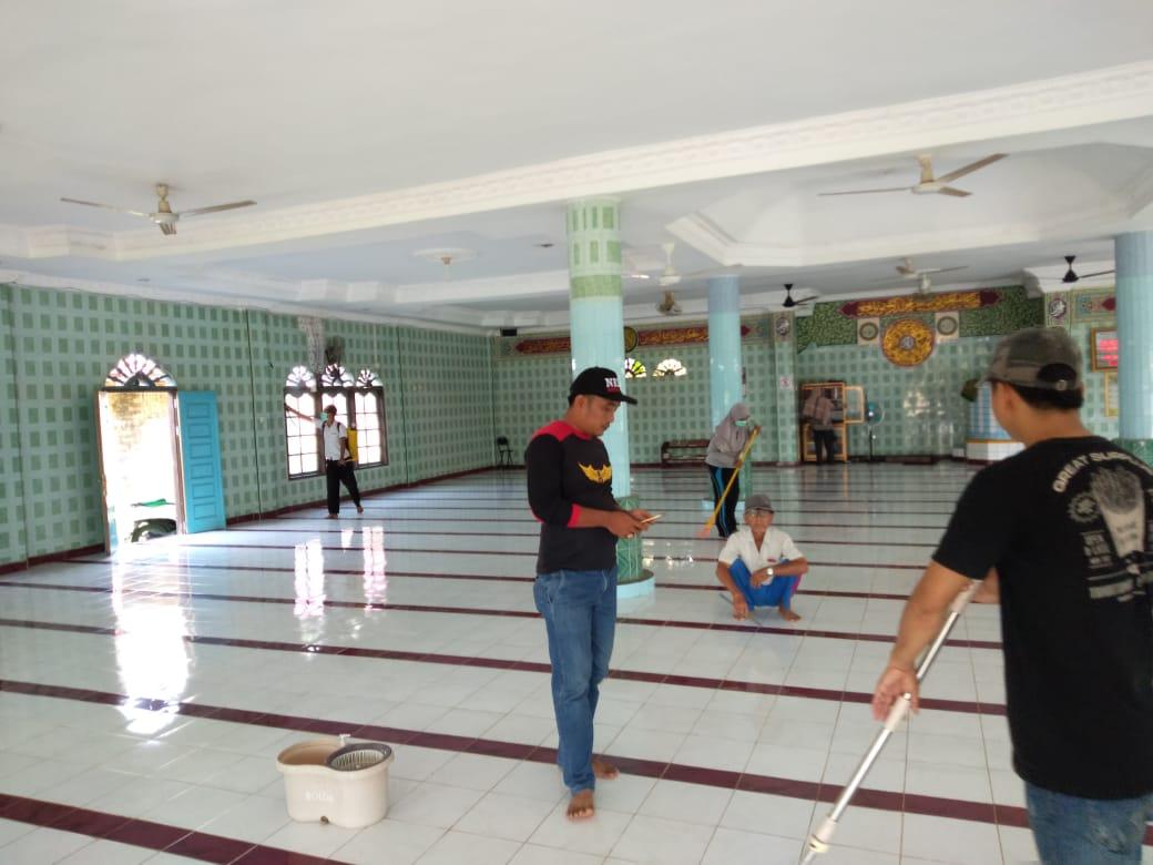 lestarianto86's tweet photo. Kami TPP kab. Kuansing propinsi Riau , sesuai arahaan Gus Menteri pd SE NO 8 2020 kemendes PDTT
#RelawanDesaLawanCovid19 
@halimiskandarnu 
@malik_haramain 
@imansyukri 
@taufikmadjid71 
@fachrilabalado 
@Kpw1Riau 
@DodiShawana 
@SazaliSofyan https://t.co/EVpl2zRjRi https://t.co/vv4j3ds5dQ