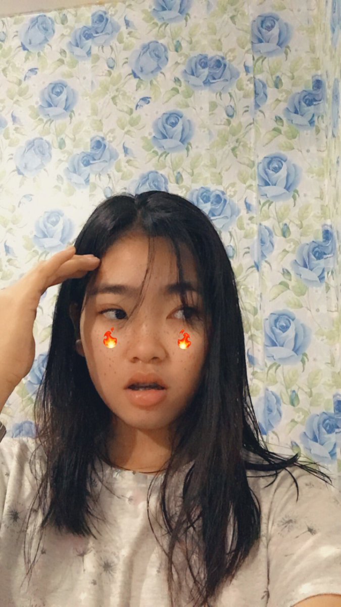 alwaysrichel19's tweet photo. 😬 https://t.co/iuK8Acjs9E