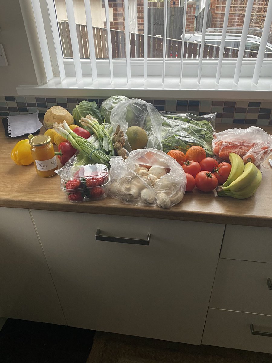Well done Hinds head Charnock Richard selling fresh fruit and veg , hone made jams bread milk etc 👏👏