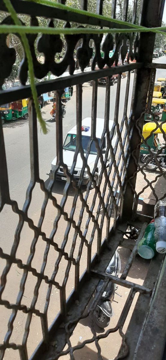 AcAaquib's tweet image. Ahmedabad b: Stone pelting by locals at police during patrolling for lockdown in Gomtipur area Ahmedabad. Pelting at Kasai ki chawl near Chartoda Kabrastan in Gomtipur. Situation under control. More forces at the spot.
#Ahmedabad 
#LockdownWithoutPlan
#LockdownQuery
