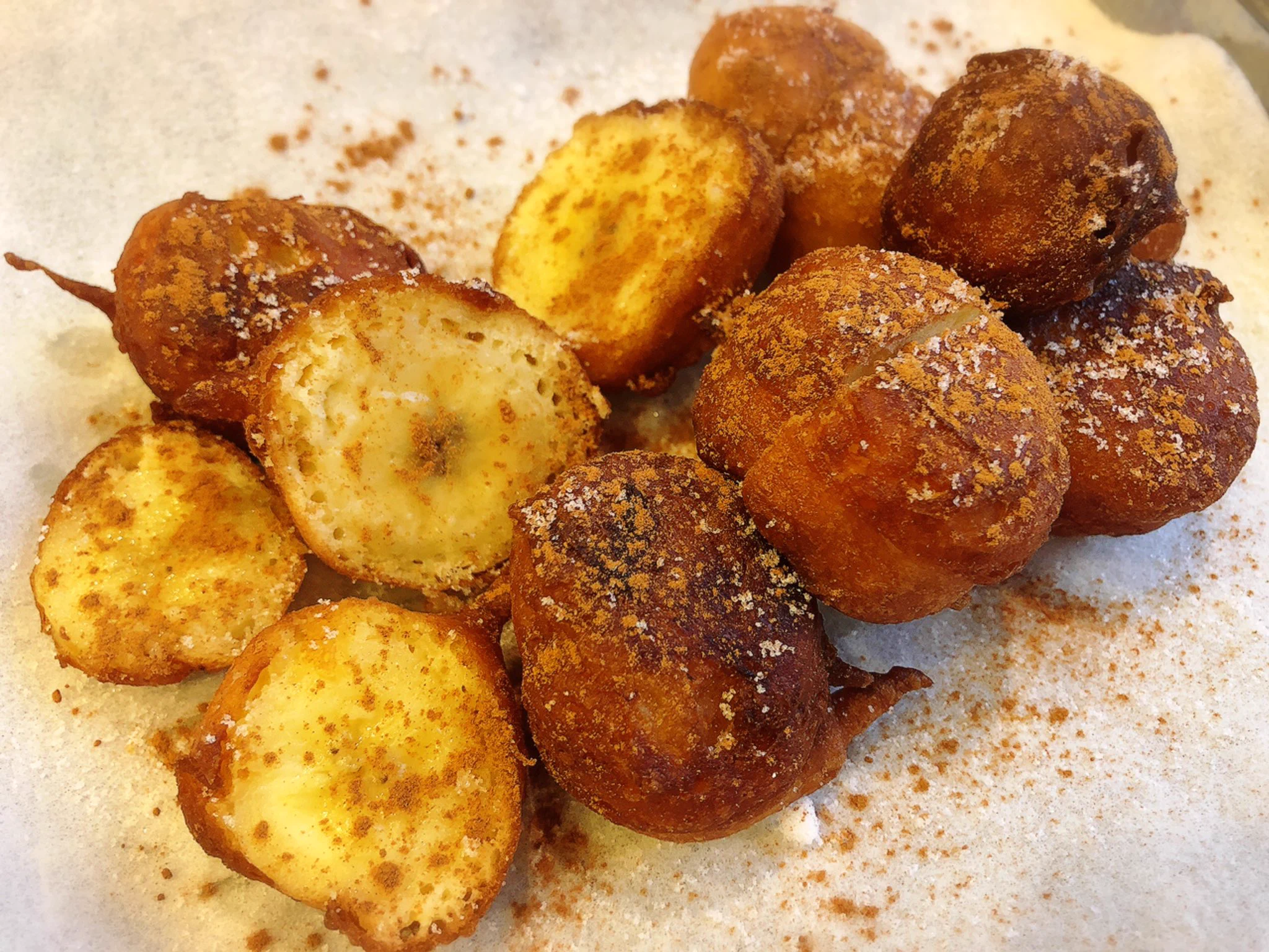 おいしそうなおやつ。おかあさんの思い出のおやつですね。作ってみたくなります。