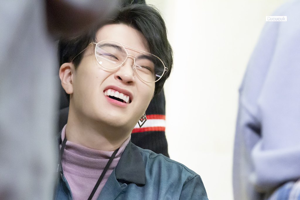 Cococok960917's tweet photo. 191123 상암 팬싸인회 

😆😌😬 표정부자 최영재

#AprilFoolsDay #눈감은영재
#갓세븐 #GOT7 #Youngjae #영재 
#崔榮宰 @GOTYJ_Ars_Vita https://t.co/PyPAZcMC7T
