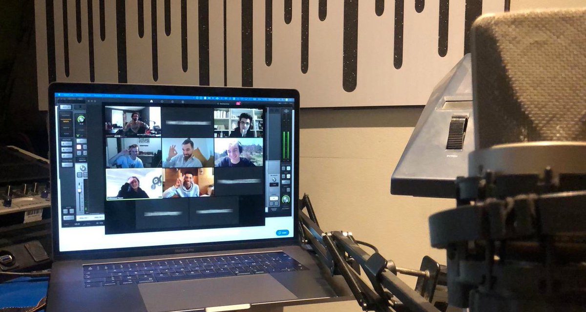 AR_Institute_FR's tweet photo. Les cours continuent de plus bel à #abbeyroadinstituteparis !
🔥0119P #stayhome #staysafe #ecoledeson #musiccareer #abbeyroadinstitute #remoteteaching #remotelearning #musicproduction #studentlife #formationmusicale #musicproductioncourse #musiceducation https://t.co/pixnbjM8sj