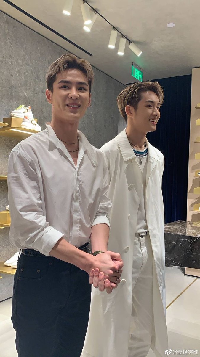 chococreammm's tweet photo. ต่งกับคุนเกออันนี้ก็แลงมาก หล่อมากพ่อ https://t.co/Z3GmkWNwpr