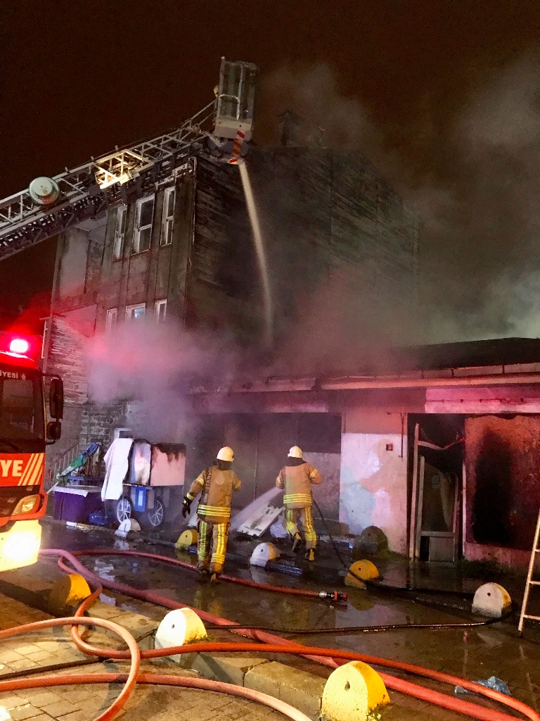 Beykoz'da işyeri yangını #istanbulitfaiyesi
itfaiye.ibb.gov.tr/tr/haberler/11…