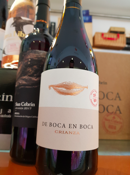 TiendasUniko's tweet photo. Ya que en este momento toca renunciar a nuestra vida social tradicional, os propongo algo... hacemos una videollamada con amigos o familiares y degustamos todos juntos un buen Rioja, como por ejemplo los de la @BodegaSanCebrin Crianza, rosado, blanco... https://t.co/LLuB3dH0kt https://t.co/6UNvuiyz9c