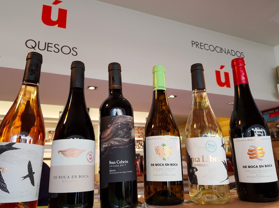 TiendasUniko's tweet photo. Ya que en este momento toca renunciar a nuestra vida social tradicional, os propongo algo... hacemos una videollamada con amigos o familiares y degustamos todos juntos un buen Rioja, como por ejemplo los de la @BodegaSanCebrin Crianza, rosado, blanco... https://t.co/LLuB3dH0kt https://t.co/6UNvuiyz9c