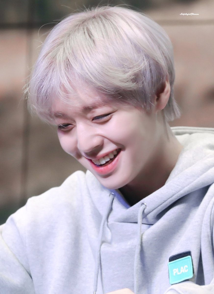 Cry_Pretty_ND's tweet photo. 만우절 기념 웃는 게 예쁜 남돌
11. 박지훈
웃을때 눈꼬리가 물결모양으로 예쁘게 휘어서 눈웃음이 넘 예쁘고 웃을때마다 뿅하고 올라오는 살구광대는 오지는 큐티 포인트예요 활짝 웃으면 보이는 하얀 건치도 발리는 박지훈 제보합니다 https://t.co/rV2z6T2TnF