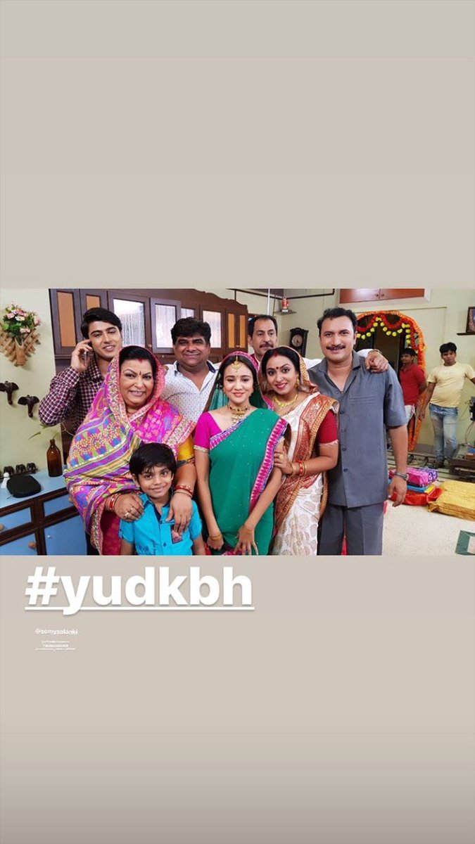ashdeep_5's tweet photo. Un dinon ki yaadon ko aapke saath phir se jeene aa rahe hain hum aaj se Mon-Fri 10.30 pm. Sony uncle missed you Samainans! #YehUnDinonKiBaatHai #YUDKBH #SamainaForever #Samainans https://t.co/BOpCh2Udy1