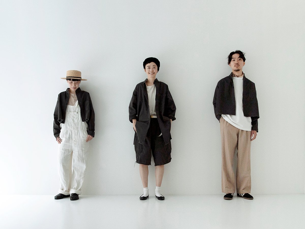confect_kitte's tweet photo. 【15th Anniversary with Master&amp;Co.】

もう特集ページはご覧になられましたでしょうか。

今回はユニセックスでご案内しており、着る人によって雰囲気が異なる３型となっております。

↓Special page↓
https://t.co/zIhMW3JT41

東京駅KITTE 丸の内店

#nestrobe
#confect
#MasterandCo https://t.co/hfDPrKgzJJ