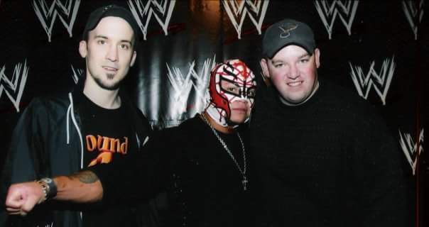 Boomwinn's tweet photo. @ReneeYoungWWE That was an awesome #WWEBackstage on Tuesday! I was at Wrestlemania 19 and it was the awesome. Even got to hang out with this guy. https://t.co/Kzj6HQiGnw