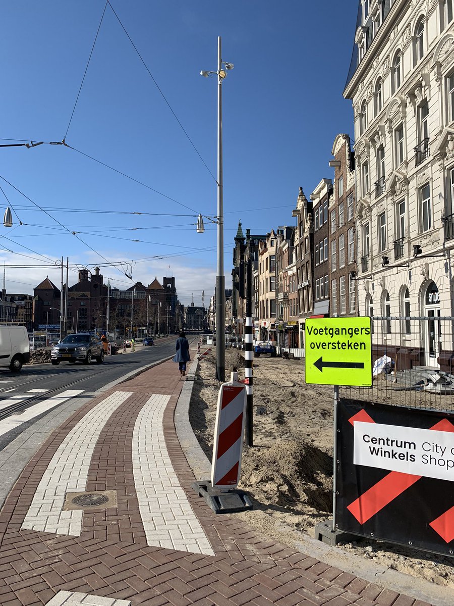 Amsterdam1012's tweet photo. Even weg en ze verbouwen de hele binnenstad #deentree https://t.co/d4iAuG5wNF