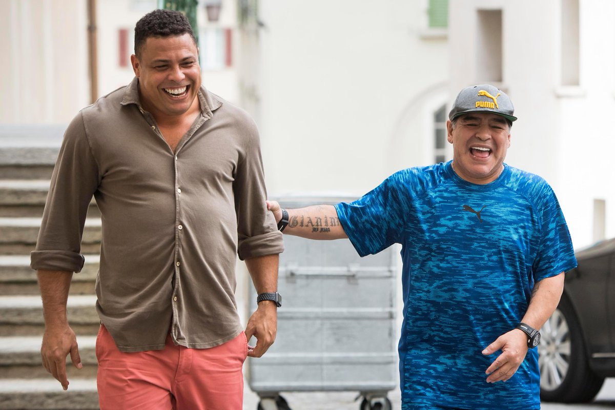 Diego Maradona: 

🗣️ "Ronaldo is the greatest striker of all-time. Without injuries, he would've been the best player of all-time, I have absolutely no doubt about this. He would've made the world forget about me and Pele."

🇧🇷🇦🇷