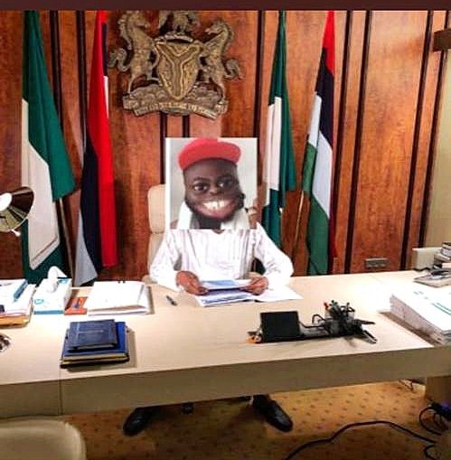 PaulWae_'s tweet photo. RT/ Like if you agree Lasisi Elenu is a national treasure and must protected at all cost.
Thank you @lasisielenu for all you do to make us laugh. 
Sinzu!!! https://t.co/UqDSjUMQde