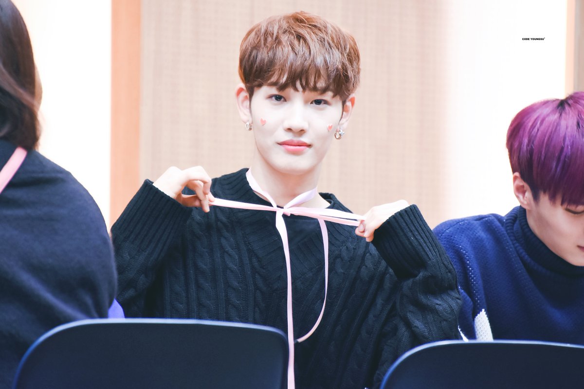CODE_950414's tweet photo. 180225 영등포 팬싸

#원포유 #비에스 #이영수 #영수 #14U #BS #ワンフォーユー #ヨンス #ビエス https://t.co/p03mw33qMx