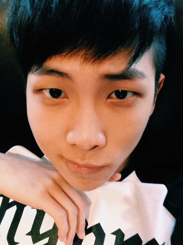 Fx1Vm1's tweet photo. Kim NamJoon  
#DebutWithBTS https://t.co/LHUgiDc58b