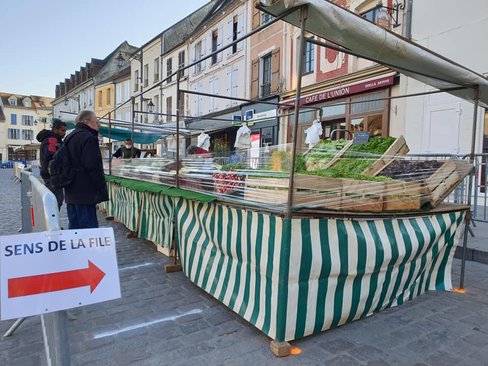 Le marché de Coulommiers reprend avec des règles de précaution à suivre strictement : 1 seule personne par foyer, distance minimum à respecter...