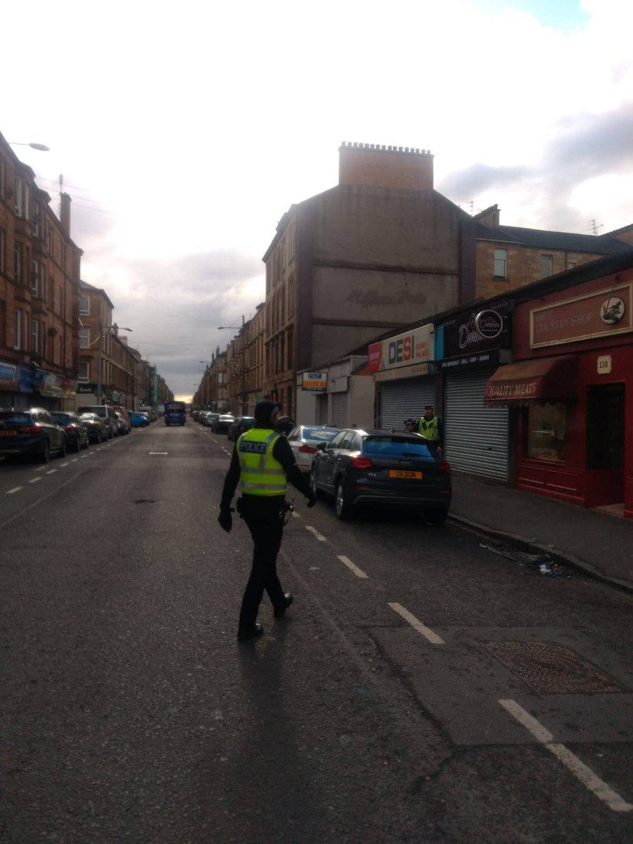 GlasgowSEPolice's tweet image. This morning our officers continue engage and support our communites in adhering to Government Corona Virus guidance.
#Govanhill
#StayAtHomeSaveLives
#stațiîncasăsalvațivieți