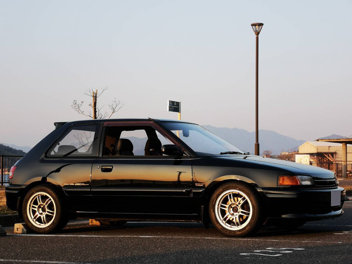 スタッフ愛車紹介第二弾👏 今日はサービススタッフの山﨑君です