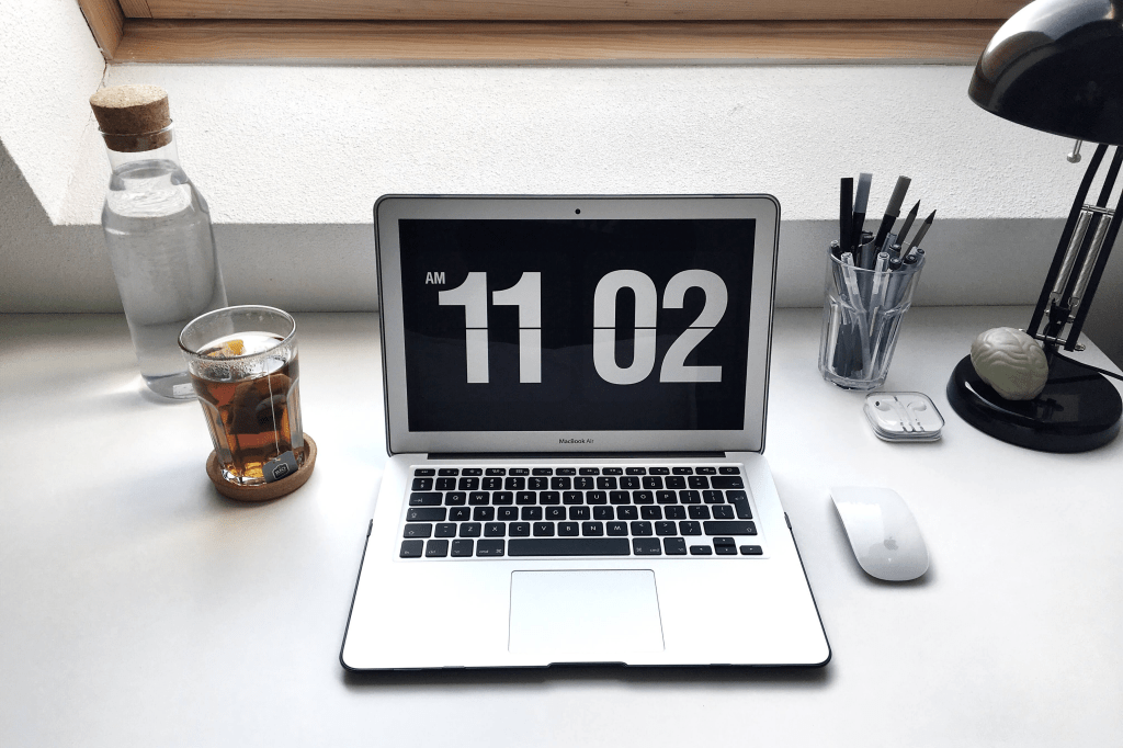 TeslaMinor's tweet photo. Tips for working from home https://t.co/Rj1uHFNJrp https://t.co/nX7ifahgI4