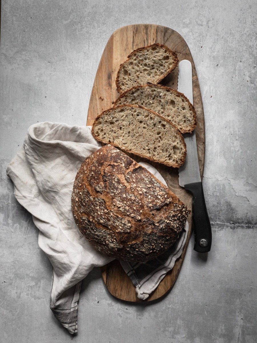 EatDevon's tweet photo. Baked some bread yesterday & I'm really pleased with the result. I combined two, "no kneed" recipes by @devonwoodsmoke & the other by @jimlaheySSB both basically the same, so used both & adjusted measurements to suit. Feat @coopuk & @WessexMill flour #stayhomebakebread #eatdevon https://t.co/uiL8ZJrz4E