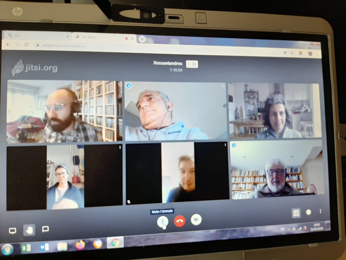 XES_SantAndreu's tweet photo. Ahir reunides #confinadESS preparant activitats virtuals i com intercooperar i donar suport mutu #pandèmiasolidària https://t.co/kIWwMYEPp4