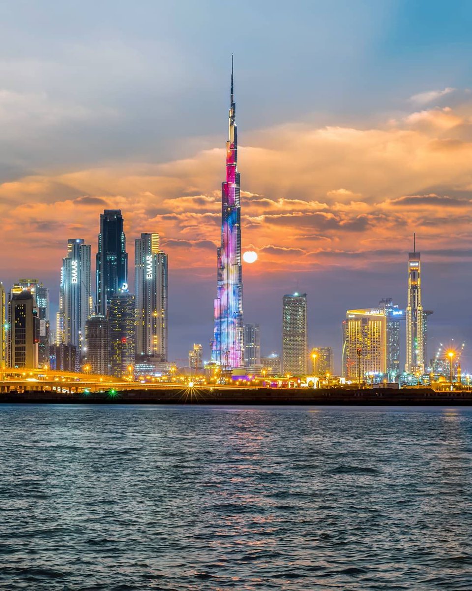 365Dubai's tweet photo. The Beautiful Skyline of Dubai #UAE #Beautiful #Skyline #Dubai https://t.co/T9xzE4ie5P