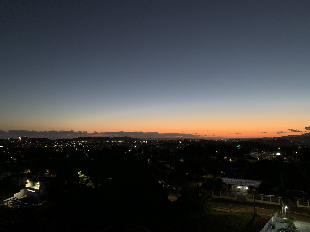 amnerisrealty's tweet photo. Amanecer miércoles desde Cupey @adamonzon https://t.co/nNfQY3IqJO