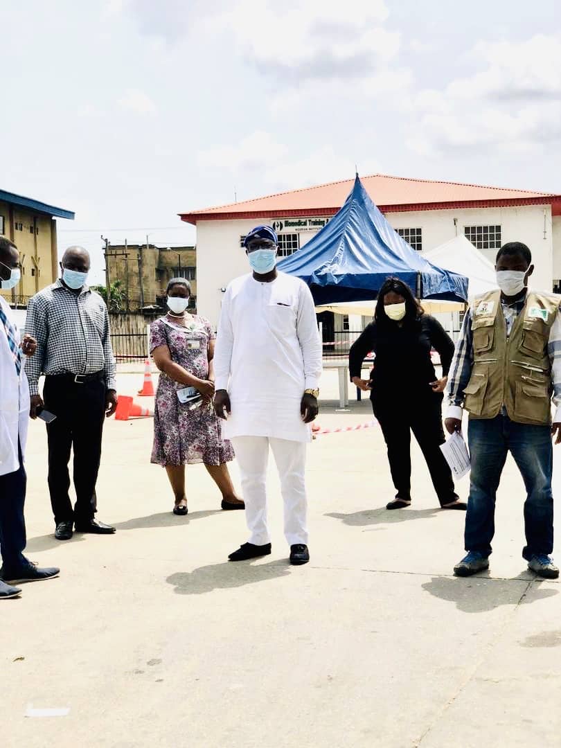 Sterling_Bankng's tweet photo. 'The only thing necessary for the triumph of evil is that good men do nothing'.
We partnered with LifeBank, to launch a Mobile Drive-Through Testing Centre, to expand testing for #COVID19 in Lagos, with a target to test 200 people per day.
Together, we can beat this!
#StaySafe https://t.co/CuV4CFMWgW