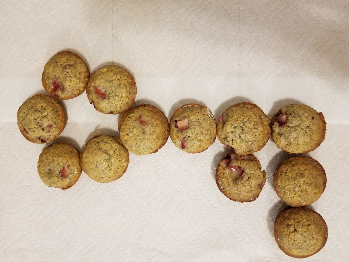 BardsAlley's tweet photo. Today is the Edible Book Festival, a day for two of our favorite things: Books AND Food! To join in at home, all you have to do is make a food item that looks like or is inspired by a book. Pauline's muffin key in inspired by THE STARLESS SEA. What will you make? #EdibleBook https://t.co/EZZXIShdLK