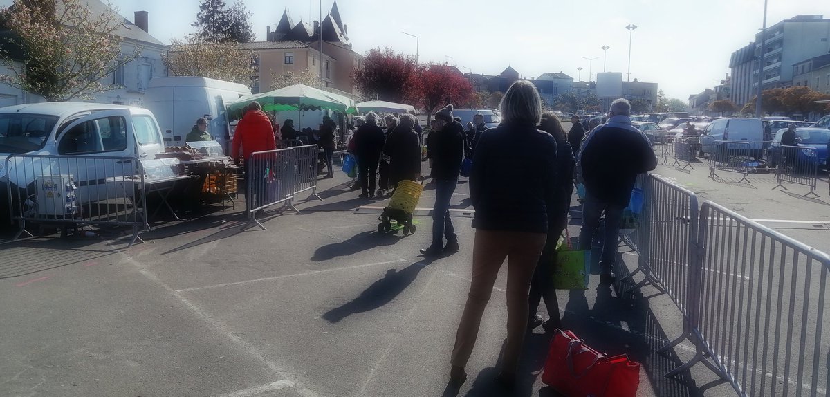 AlbertBOIVIN's tweet photo. Et pas de TéléMarché !
🥔 🥕 🍏 🥓 🧀 🐐 😍 🦔
#soutenonsnosproducteurs
#Terreterroirs
#Parthenay
#distanciationsociale
#respectdesconsignes
#pasdeTéléMarché
#DéveloppementDurable https://t.co/wFHmD6N6a7