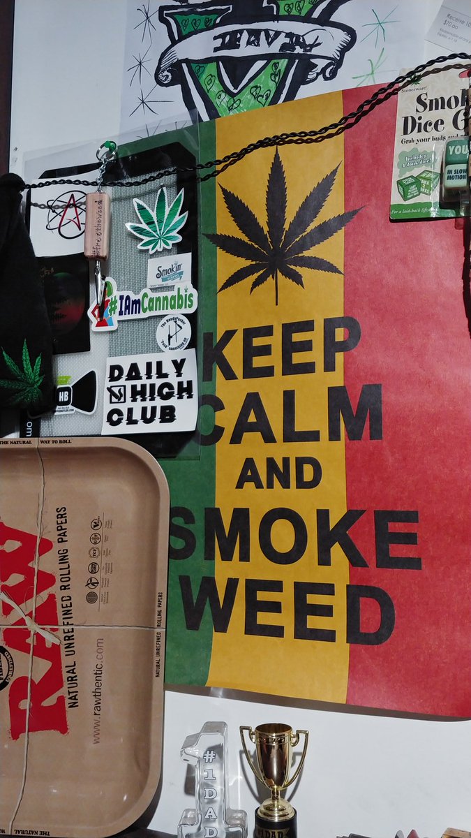 TheHandyPucker's tweet photo. Happy 4/20 #StonerFam! Here's my #420wall show me yours👊💚
"Keep calm and smoke weed" 
@DailyHighClub @TheHippieButler @RAWLIFE247 @smokinscrews @HBogarts1 @TheHandyPucker #IAmCannabis #RAWlife #TheHandyPucker #PuckSomethingUp https://t.co/iasonjiISA