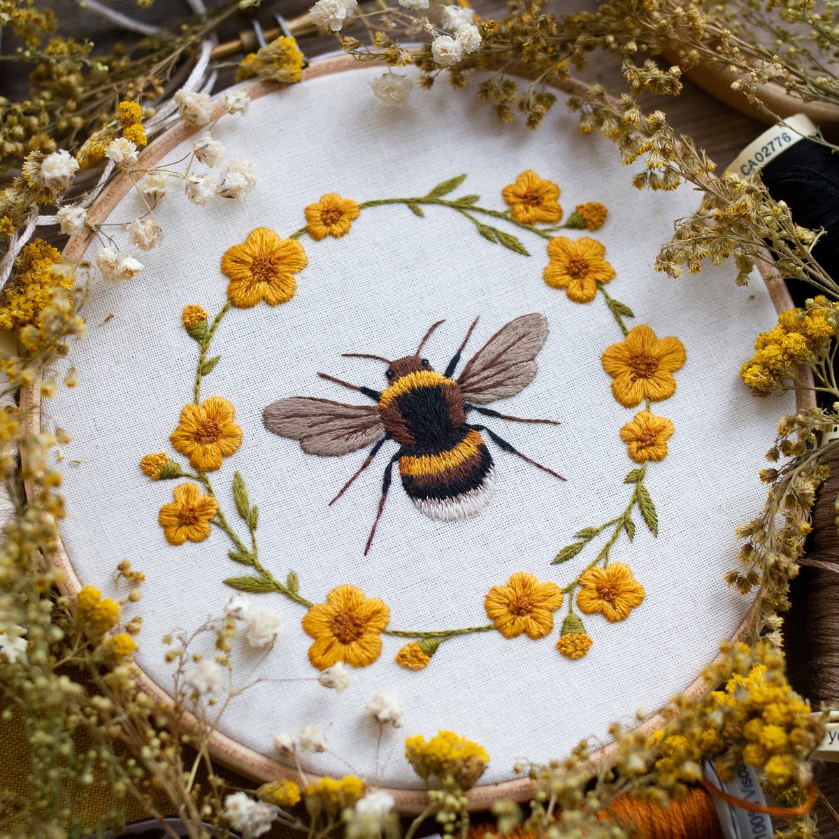 maximaxoo's tweet photo. #Science #Art: magical #butterflies and #insects #stitched in dense #ThreadPaintings by Emillie Ferris — #entomology by the thread!
https://t.co/rB9qnnDRDS via @colossal https://t.co/91vLscWQjy
