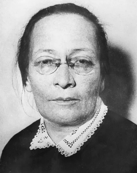 144 года назад, 1 апреля 1876 года, родилась Розалия Самойловна Землячка - российская революционерка, член Коммунистической партии с 1896 г. Участница революции 1905—1907 годов, Октябрьской революции, Гражданской войны. Заместитель главы Советского правительства (1939-1943).