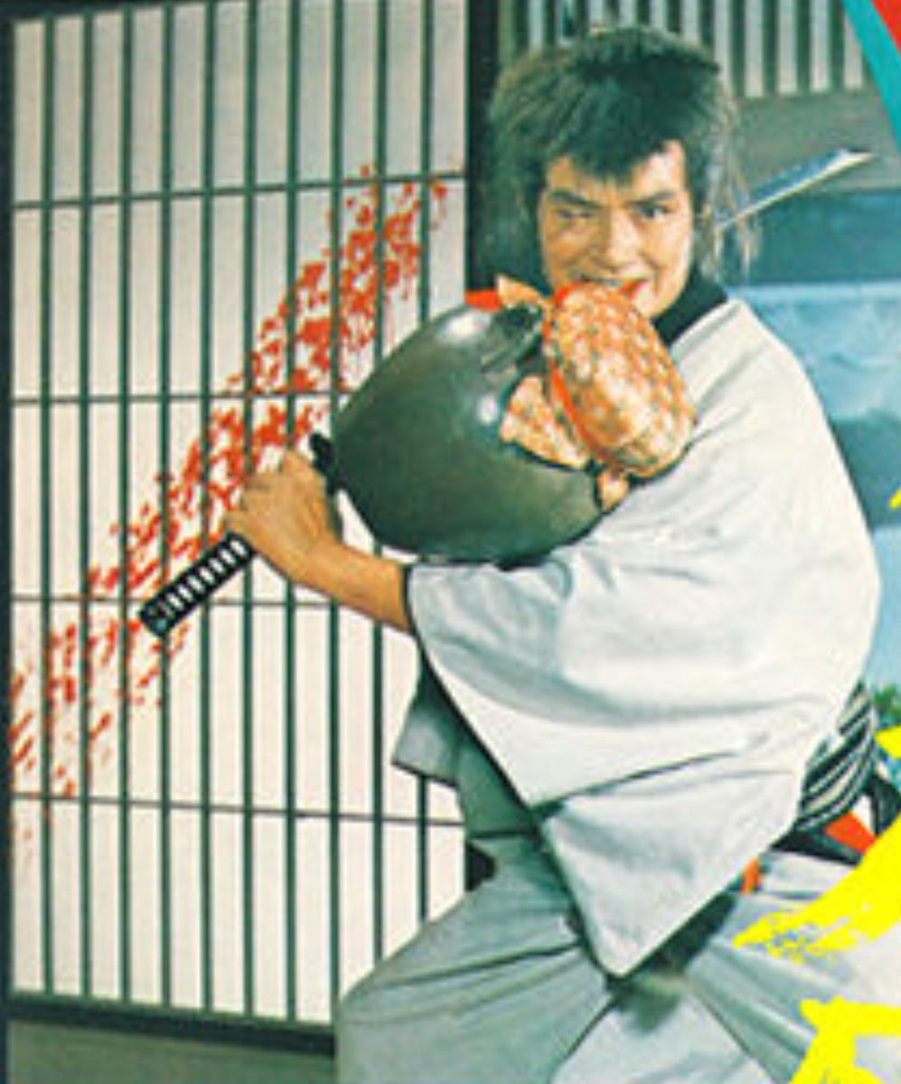 緒形拳研究会 公式 1970年4月 現在の テレビ朝日 で 緒形拳 さん主演 丹下左膳 が放映開始 同年7月 緒形さんの 太閤記 のような陽性な面を引き出したい との理由で 左膳役に起用 一方 緒形さんは 左膳は 昔の反体制の男の話 いい