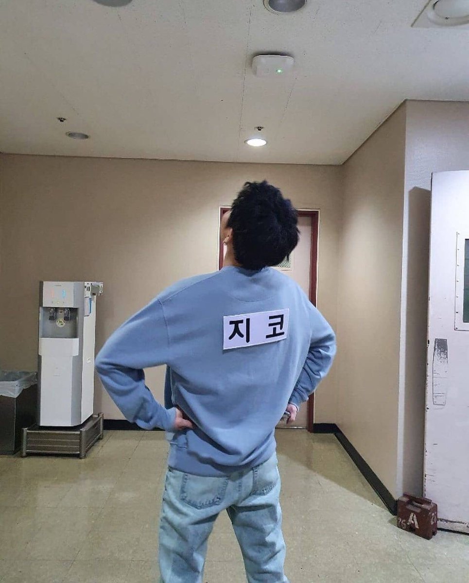 180cm 넘는 남돌봇 tweet media