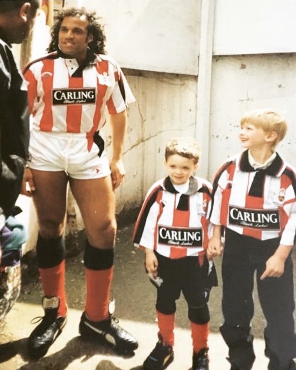G4RYTHFC's tweet image. I do, he’s my Uncle! 😄 Here’s a pic of me (middle) with him when I was mascot for The Grecians away at Fulham in the early 90’s ⚽️ #shortshorts