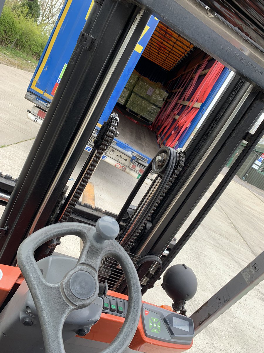 HeatLoadCoUk's tweet image. 2.1MW #ServerEmulators collected and unloaded after a successful IST for a Moroccan #DataCentre 🇲🇦 

#heatload #loadbanks #commissioning #datacenters