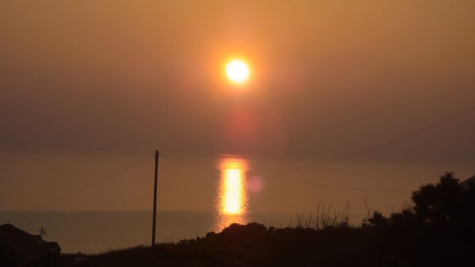 roojo16614's tweet photo. @WRBCYouthWork 🌇 And here's some sunsets viewed from my No1 favourite place! #eachonedifferent #lovetheseasons #wishingwecouldbetherenow  @PembsCoast @lovepembs @skomer_island and nearly @RSPBRamsey too! 😉 #cymruambyth https://t.co/MFRB5v5h5p