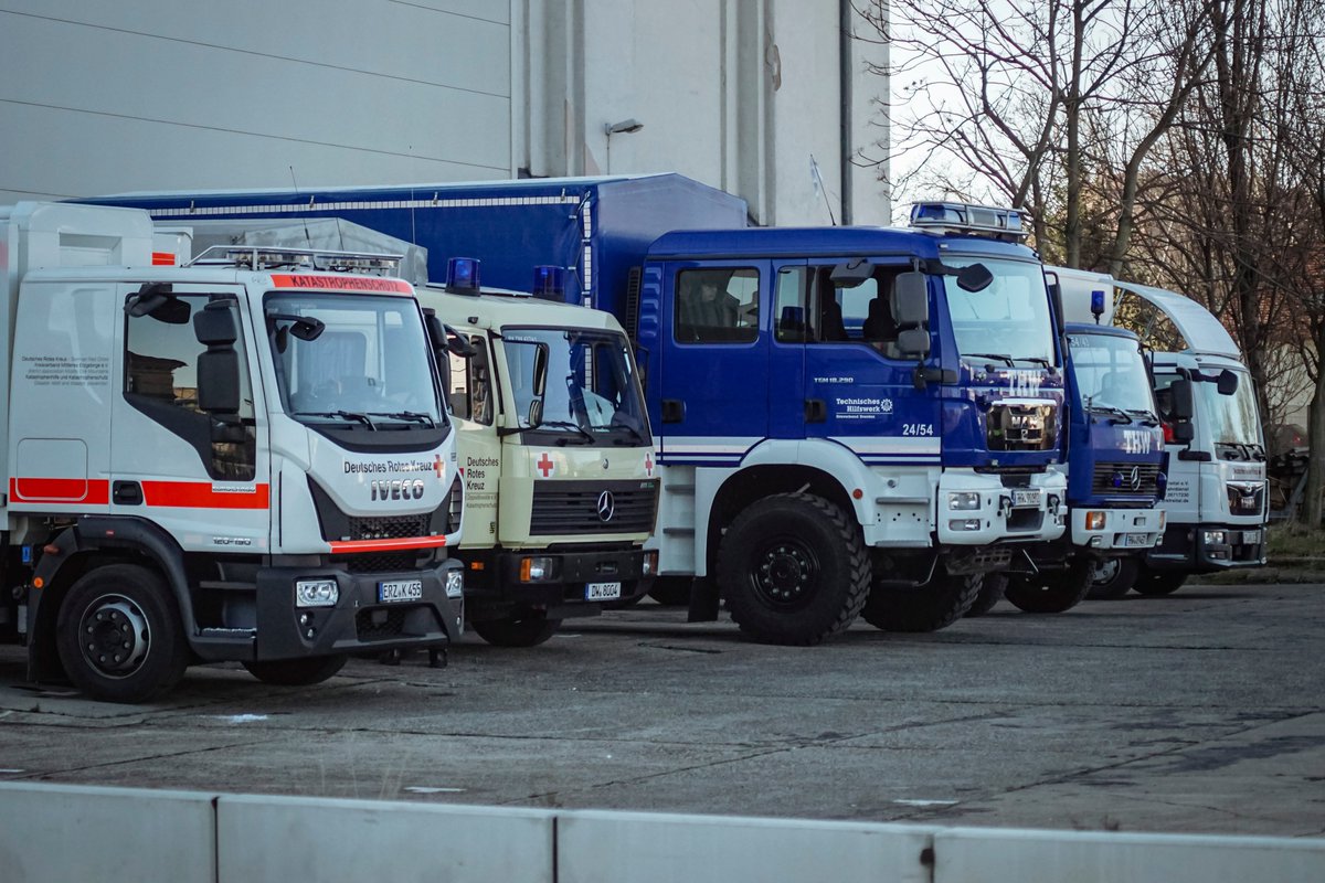 #Desinfektionsmittel-#Spende der Beiersdorf AG an <a href="/SachsenDe/">Sächsische Staatskanzlei</a> wurde heute Morgen verteilt. Danke 💪 an die Ehrenamtlichen, welche die #DRK #Logistik HUB #Sachsen bei dieser Arbeit unterstützt haben, für diese schnelle Verteilung! #Covid19de #Coivd #füreinander #Ehrenamt