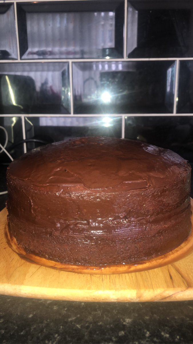 MrPhill47341303's tweet photo. Busy bees! Some extra work completed in Dosbarth 14 @garntegprimary #makingcakes #footychallenge https://t.co/Hfzedxcw8s